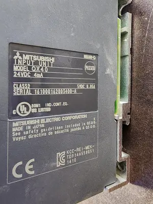 Mitsubishi Q38B / Q61P / Q02HCPU / QJ71E71-100 / QY22 / QX80 / QY22 / QX40 / QY40P 8 Slot PLC
