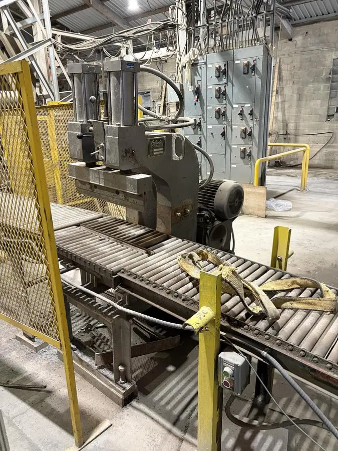 Used 2009 COLUMBIA 22 HF Block Making Machines Quebec CA | DIT Equip #1412386