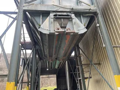 Peerless Two (2) 30 Unit Momo Chip Bins