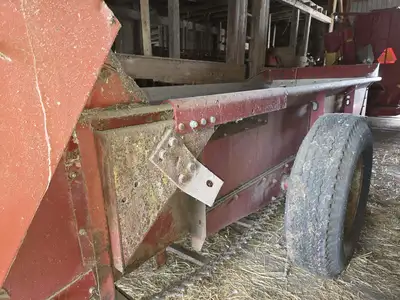 NEW HOLLAND 165 Manure Spreaders | Iron Listing (13)