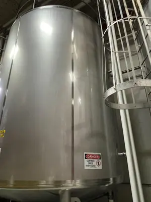 MUELLER 9000 Gallon Holding Tanks | Envoy Equipment LLC (4)