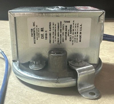 NEW Dwyer Industries 1910-1 Series 1900 Compact Low Differential Pressure Switch