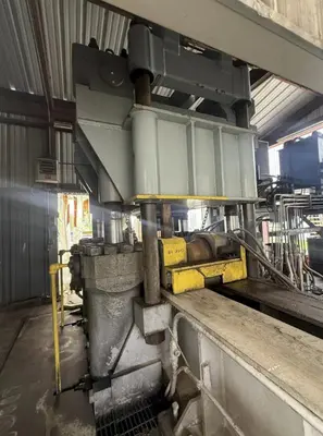 2000 TON HEAVY DUTY 4-POST HYDRAULIC STRAIGHTENING PRESS. STOCK # 0543726