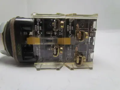 Allen Bradley 800T-KD1-VD2-VD3-VD4-XA2 30mm Cam Selector PB w/ 4 Contacts Black