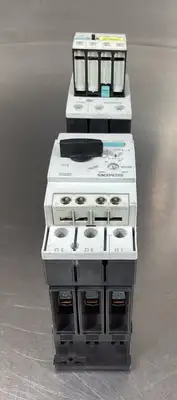 USED Siemens 3RV1031-4EA10 Circuit Breaker w/2 Accessory Modules