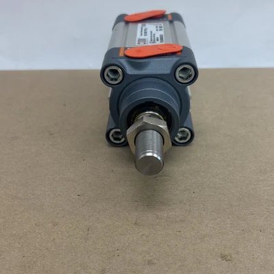 NEW Metal Work Pneumatic 121A500025CN
