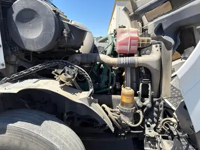 Used 2011 VOLVO VNL64T300 Conventional trucks California US | Ben Kaplan Equipment #1250886