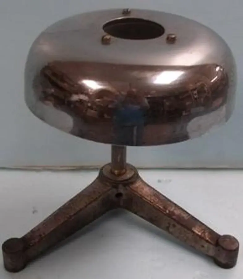 QTY. 1. FLASH POINT STAND WITH BELL....