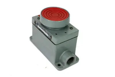 USED ALLEN BRADLEY 800P-1S2AR