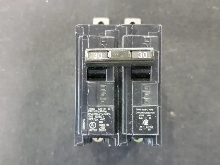 Used SIEMENS B230 Switchgears British Columbia CA | Lenmark #243647
