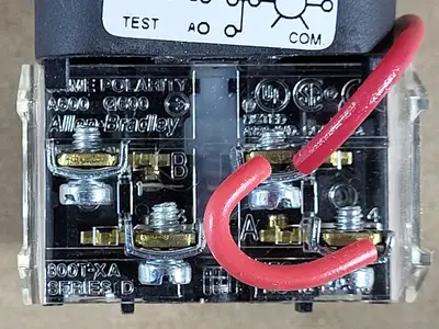 NEW ALLEN-BRADLEY 800H-QRTH24R