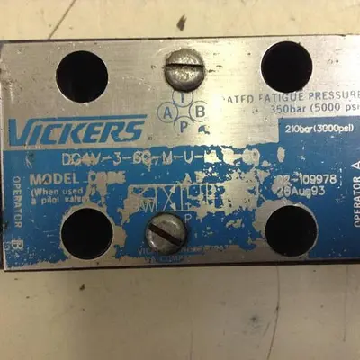 USED VICKERS DG4V-3-6C-M-U-HL7-60