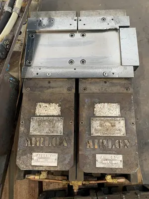 AIRLOX S-50 AR VISE. (QTY 4) STOCK # 0997424