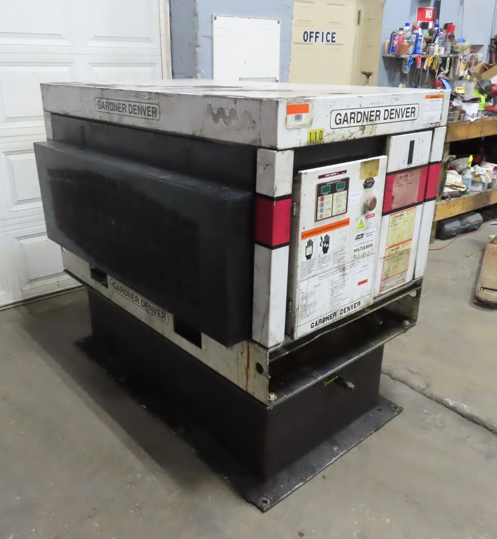 25 HP Gardner Denver Electro-Screw Air Compressor