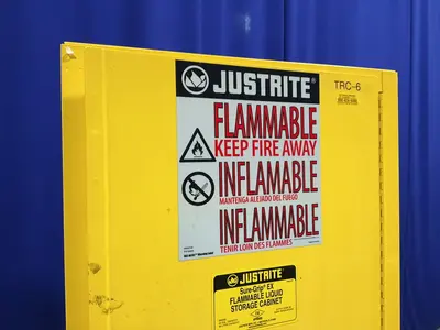 Used JUSTRITE _UNKNOWN_ Cabinets Ohio US | HGR 24 #1343733