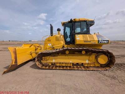 USED 2017 Komatsu D71PXI-24