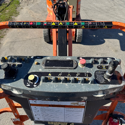 USED 2015 JLG E300AJP