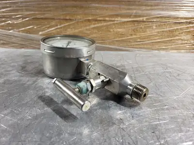 Pressure Gauge w/ Valve