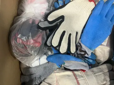 Used _UNKNOWN_ _UNKNOWN_ Gloves Ohio US | HGR 24 #1300014