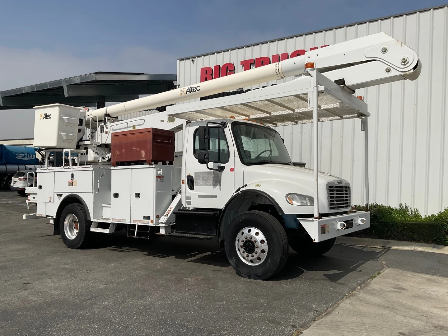 Used 2014 FREIGHTLINER M2 Bucket (boom) trucks California US | Big Truck & Equipment #1412321