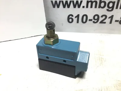 HONEYWELL MICRO-SWITCH 15A 480V TOP ROLLER LIMIT SWITCH BZE6-2RQ8