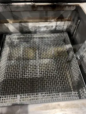 USED LEWIS WR-2524