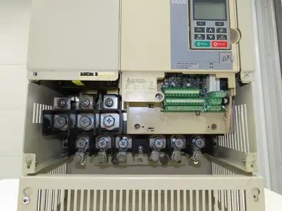 Yaskawa CIMR-AU4A0165FAA A 1000 Electric Motor Inverter Drive 125Hp 480V 3Ph