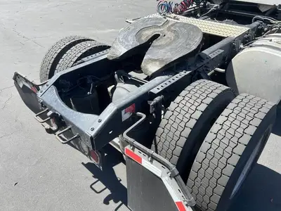 USED 2022 VOLVO VNR42T300