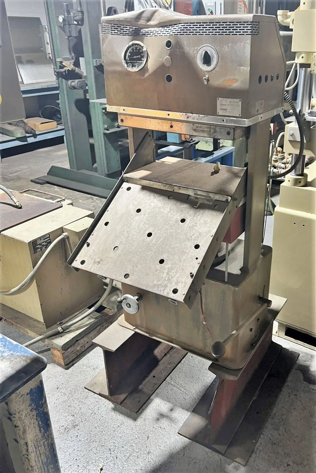 USED PHI PHI COMPRESSION MOLDING PRESS