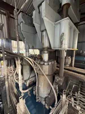 2000 TON HEAVY DUTY 4-POST HYDRAULIC PRESS, USED FOR STRAIGHTENING PIPE & BAR: YOBRO #25137