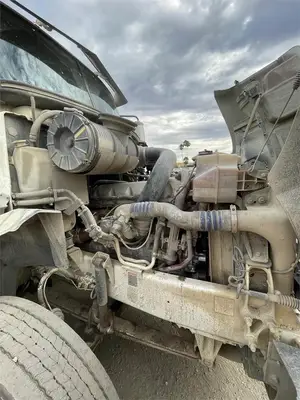 USED 2011 MACK PINNACLE CXU612