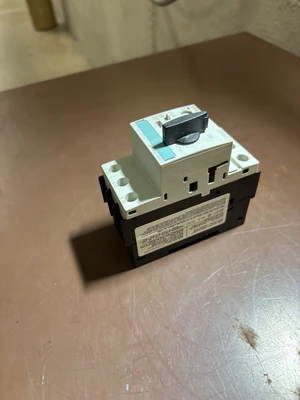 Used SIEMENS 3RV1021-4BA10 Circuit Breakers Illinois US | Aucto #1328648