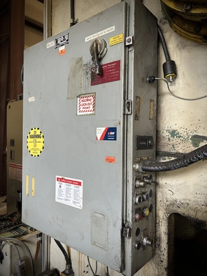 USED 1982 BLOW PRESSES BLOW GD60 PRESS