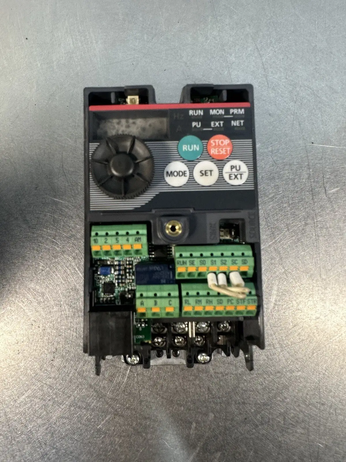 MITSUBISHI FR-D720-014-NA INVERTER 2.3A 3PH 200-240VAC 50/60HZ -(BIN-1.5.1)