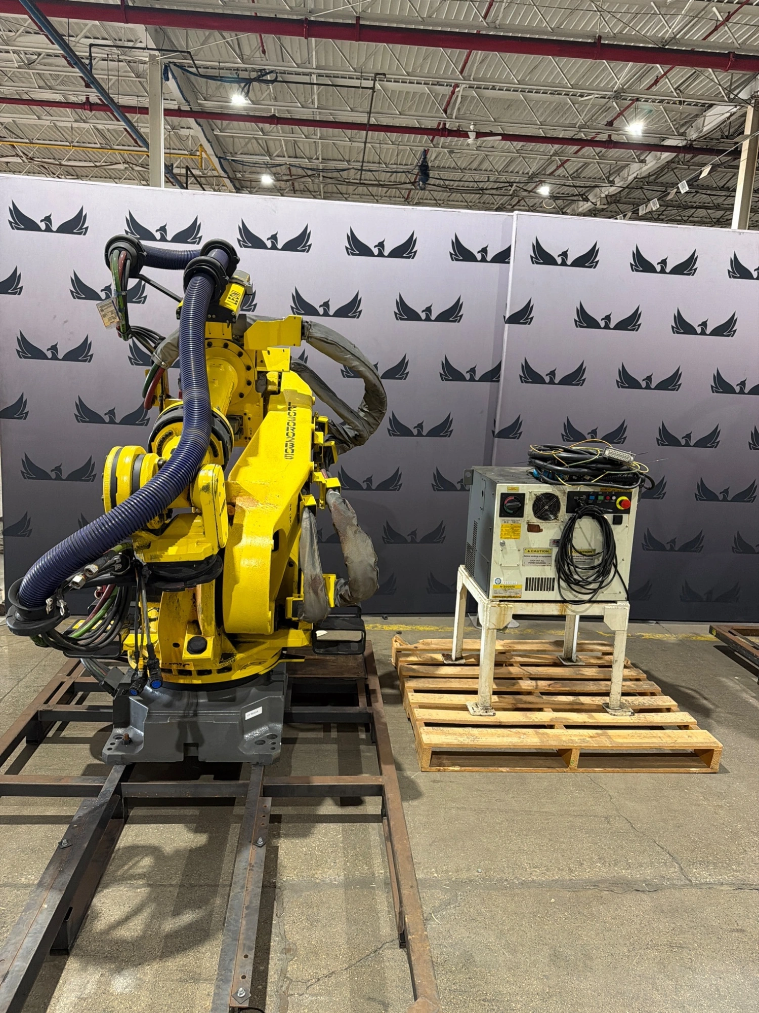 FANUC R‑2000iB/210F Complete with R‑30iB Controller and Leoni Dress Pack USED