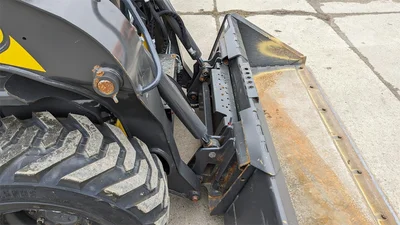 USED 2023 NEW HOLLAND L318