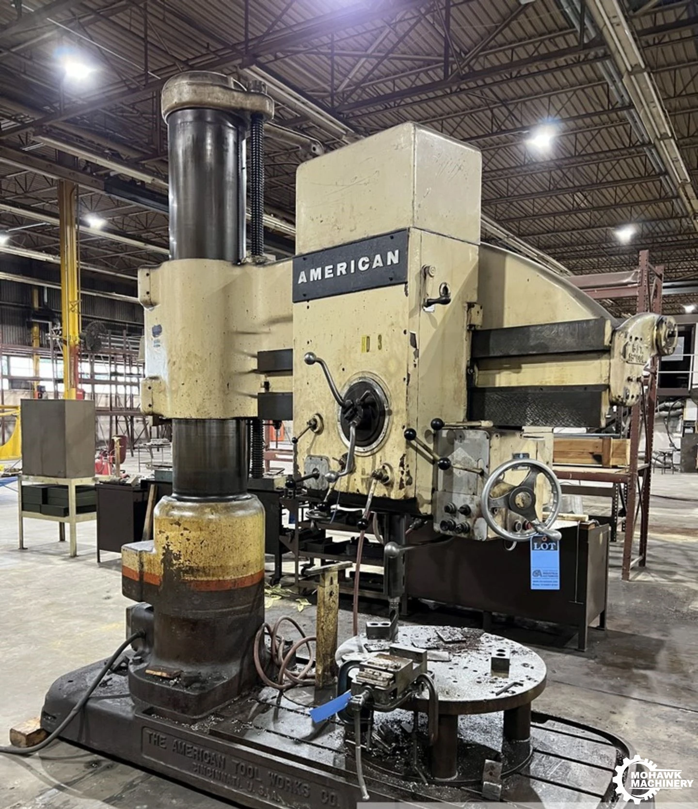 5'15" AMERICAN ”32-SPEED” RADIAL DRILL w/36” DIAMETER WORK TABLE - TAPPING - #5 MT