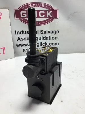 Parker D31VL Lever Operated Directional Control Valve D31VL9C1V