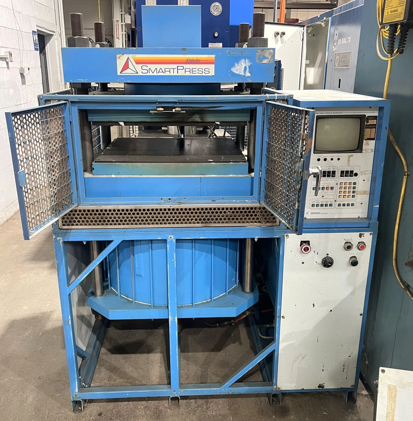 USED TETRAHEDRON TETRAHEDRON  PRESS