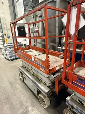 USED 1995 SKYJACK M3219