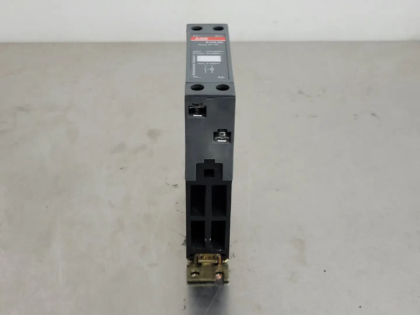 Used ABB R100.20 Switchgears British Columbia CA | Lenmark #244676