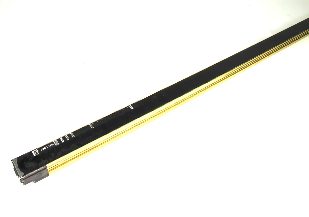 USED OMRON F3SJ-A1100P25-L