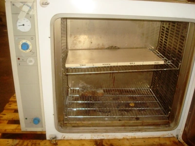 70 L Heraeus General Purpose Oven 300 Deg C Type UT6120