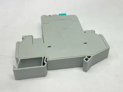 UT 6-TMC M 6A | Phoenix Contact  Thermomagnetic Device Circuit Breaker 6A 0916608 - Used
