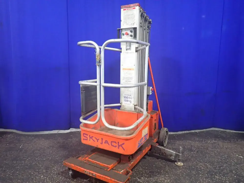 USED 1997 SKYJACK I30