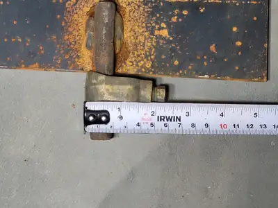 Non-Galvanized Ground Plates with 5/8" Stud 1016BTB-NG
