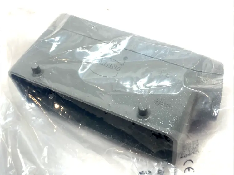 New | in-Stock HARTING HAN 24B SIDE ENTRY HOOD M25 LOW PROFILE IP67 Misc Industrial Equipment | Maverick Industrial Sales #1098991