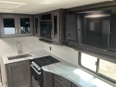 USED 2022 TRANSCEND 245RL