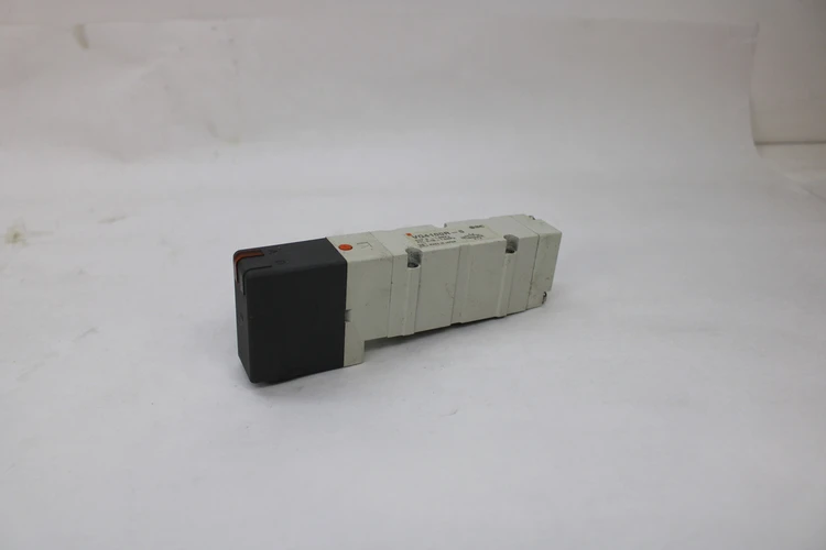 Used SMC VQ4100R-5 Solenoid Valves | Industrial Parts R Us Inc. #360683