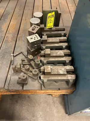 Used _UNKNOWN_ _UNKNOWN_ Vertical Universal Grinders Virginia US | Myron Bowling Auctioneers Inc #1553408